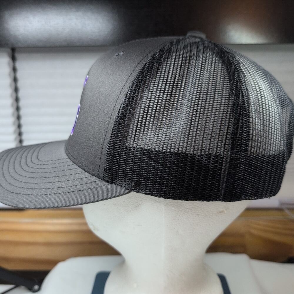 Richardson 112 PUMAS Hat Gray Purple Mesh Back Snapback Trucker Cap - Excellent - Picture 6 of 13